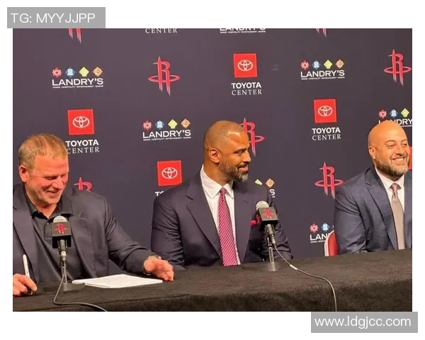 2018年火箭队与鹈鹕队精彩对决回顾及赛后分析 2018年火箭队与鹈鹕队精彩对决回顾及赛后分析