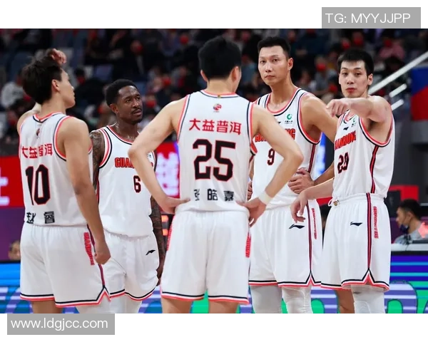 京首钢与浙江广厦激战正酣谁能在CBA赛场上笑到最后 京首钢与浙江广厦激战正酣谁能在CBA赛场上笑到最后